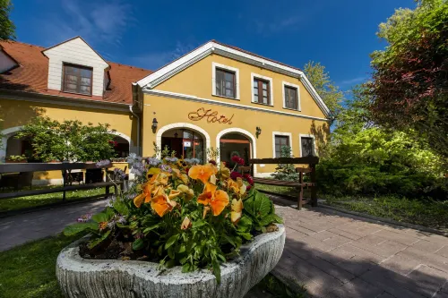 Gastland M0 Hotel & Conference Center Hotels in Szigetszentmiklós