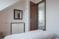 Luxury Villa with Fireplace Near Reservoir in Nordeifel Hotels in Dahlem