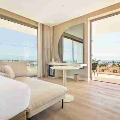 Castelo Suites Hotel Rooms