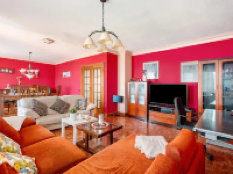 Stunning 3 Bedroom Apartment in Radazul with Ocean Views Hotele w: Radazul
