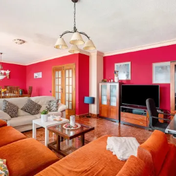 Stunning 3 Bedroom Apartment in Radazul with Ocean Views