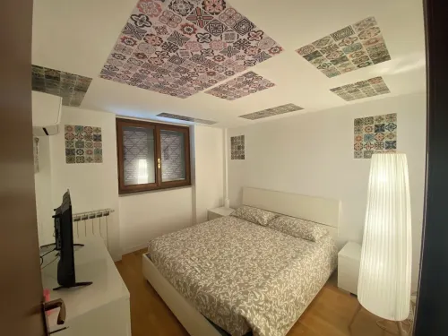 Three-story air-conditioned villa with private garden and parking space