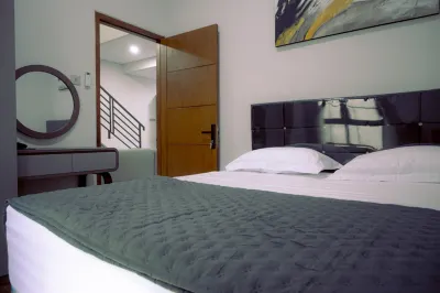 Nywara Guesthouse Yogyakarta Các khách sạn ở Ngestiharjo