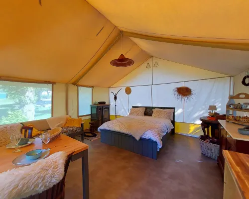Romantic Safari Tent Lodge Hotels in Roussines
