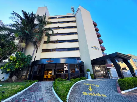 Hotel Ema Palace Отели в г. Сан-Жосе-дус-Кампус