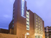 DoubleTree by Hilton Bogotá - Calle 100 Hotels near AR Convention Center