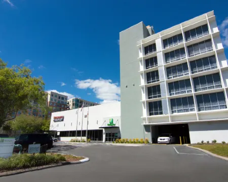 Holiday Inn GAINESVILLE-UNIVERSITY CTR by IHG โรงแรมในเกนส์วิลล์