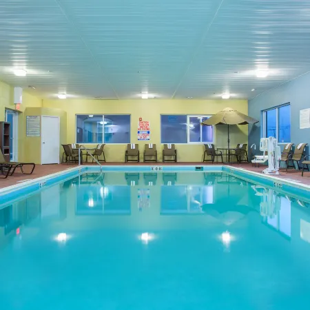 Holiday Inn Express & Suites RICHMOND by IHG