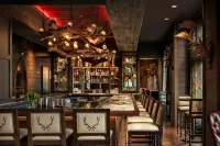 Grand Bohemian Lodge Asheville, Autograph Collection - bar