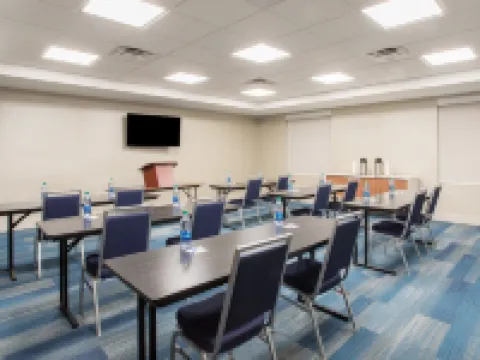 Holiday Inn Express & Suites OWINGS MILLS-BALTIMORE AREA by IHG Hotels in Baltimore County