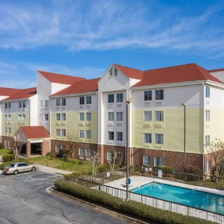 Days Inn by Wyndham Macon I-75 North