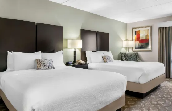 東蘭辛-奧克莫斯貝斯特韋斯特套房酒店