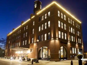 더 샤먼트 호텔