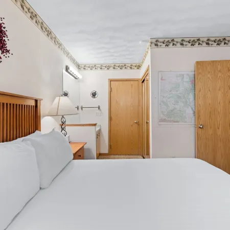 East Bay Condos 111