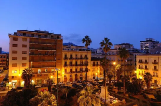 Hotel Joli Hotels near Piazza Castelnuovo