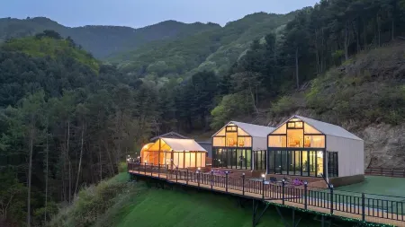 Gapyeong Manwol Aegyeon Pool Glamping Отели рядом с достопримечательностью «Garden of Morning Calm»