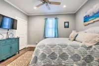 Dauphin Island Retreat 2 Blocks to Beach! - Apartments