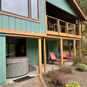 NEW Papa's Place on 1st hole Linville Land Harbor Pet Friendly