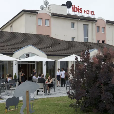 Ibis Pau Lescar