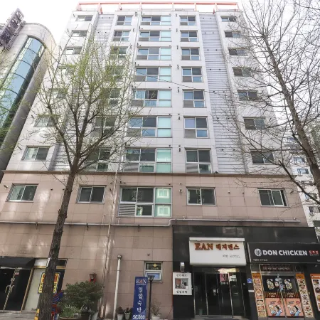 Ian Residence