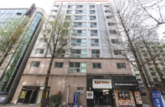 Ian Residence Hotels near Tanbang Station