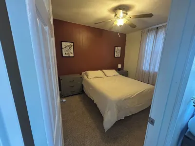 1 bed duplex near downtown Belleville next to heart garden and long story coffee Hotels near Dill's Floral Haven, Inc.