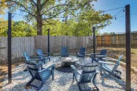 19 Mi to Kansas City: Group Retreat w/ Game Room! - 3-Star