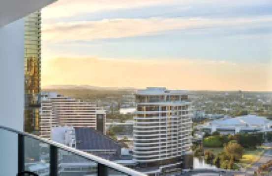 Ocean View 3-Bed with Gym, Pool, Sauna & Parking