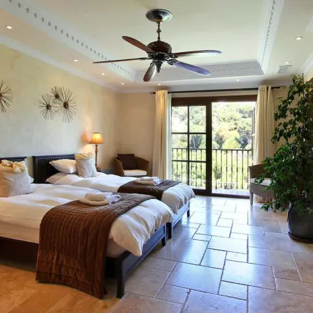 FREE €650 Daily Lux Pack - 7-Bed, Heated Pool