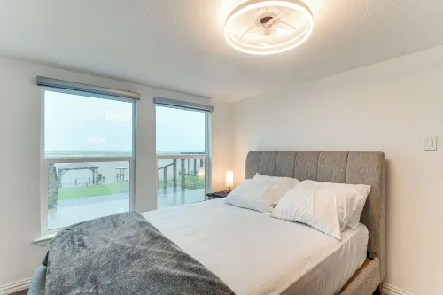 Seabreeze Retreat Waterfront Home Near Sargent - Wi-Fi