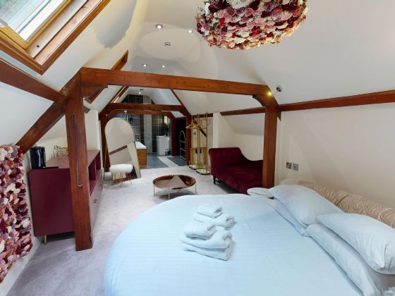 High Tor Hotel