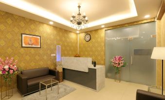 Hotel Lemon Suites & Banquet Noida Sector 62