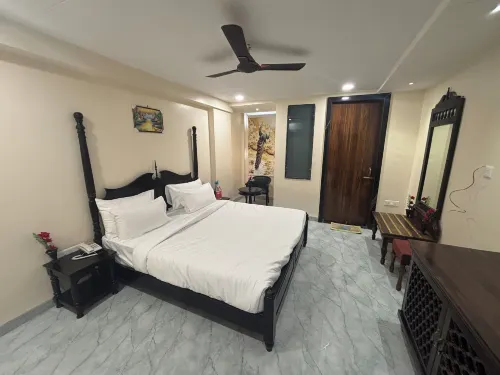 RAJMAHAL HOTEL & RESORT