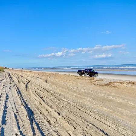 Steps to the Beach - 3Br Ocean View