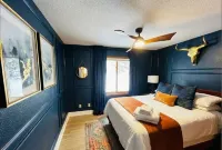 Spacious Lakefront Villa, 4 Bed/3 Bath, Ski/ Golf/ Fish/ 4 Season Trails Hotels in 