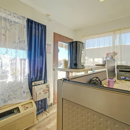 Motel 10
