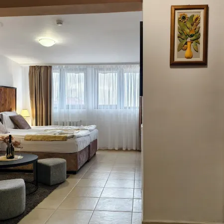 Elegant Lux Hotel