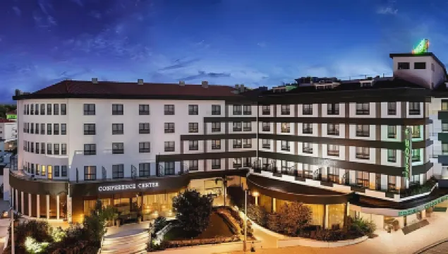 Hotel Cinquentenario & Conference Center Отели в г. 