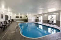 Comfort Suites Lincoln North - Pools