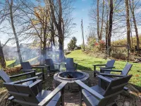 Hillside Haven on expansive grounds, heated pool, firepit, bocce court and more! Hotels in Marion Township
