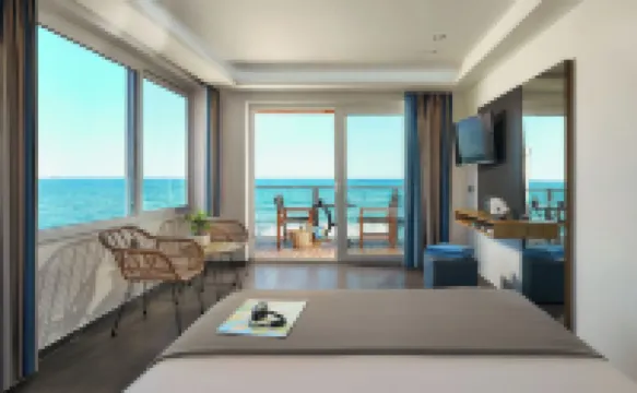 Enorme Infinity Beach ex Infinity Blue Hotel di 