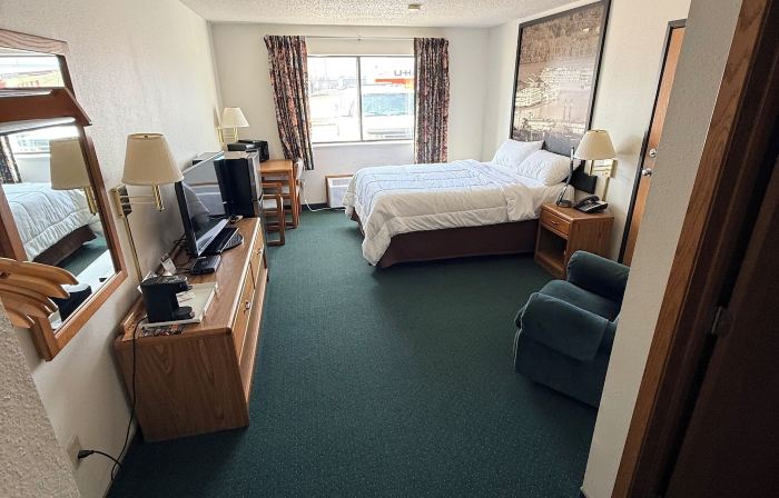 Budget Inn & Suites