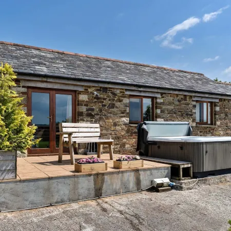 Countryside Cottage With Private hot Tub, No Deposit