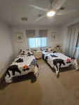 Hilltop Manor- Views - Family Home/Private - Pool and Spa