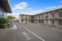 西方舒適酒店 - 停車場