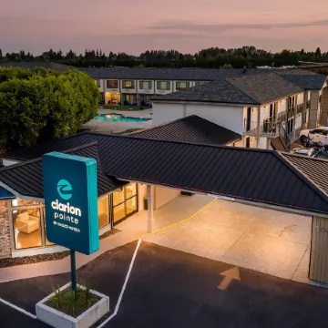 Clarion Pointe Mount Vernon - Burlington