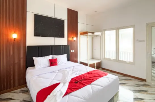 RedDoorz @ Kota Bojonegoro Hotels in Sukorejo