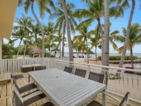 แอตแลนติค เบย์ รีสอร์ท โรงแรมในTavernier