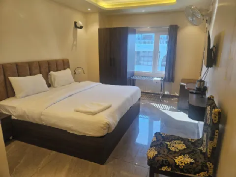 Shahenshah Hotel Отели в г. 