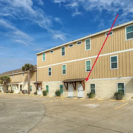 Ocean's 96 by Avantstay Heated Pool + Foosball Table + Media Room + Walk to North Padre Beach